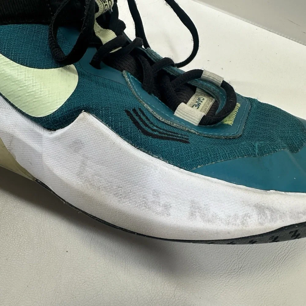 Nike boys air